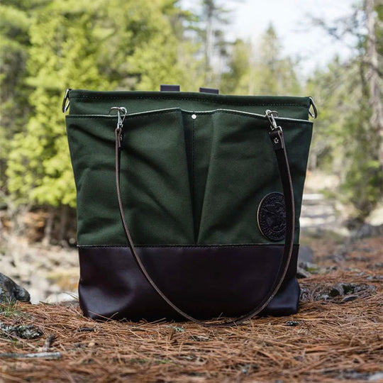 Convertible Jet-Setter Tote on pine needles